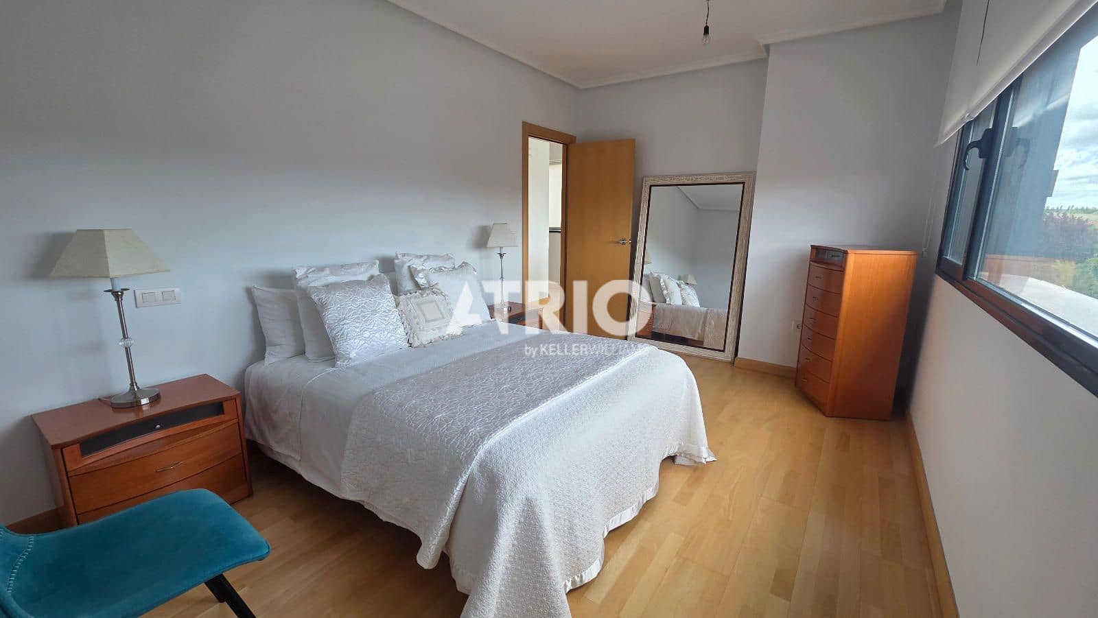 4 bedroom Townhouse for sale in Burgos city with garage - € 639,000 (Ref: 9816209)