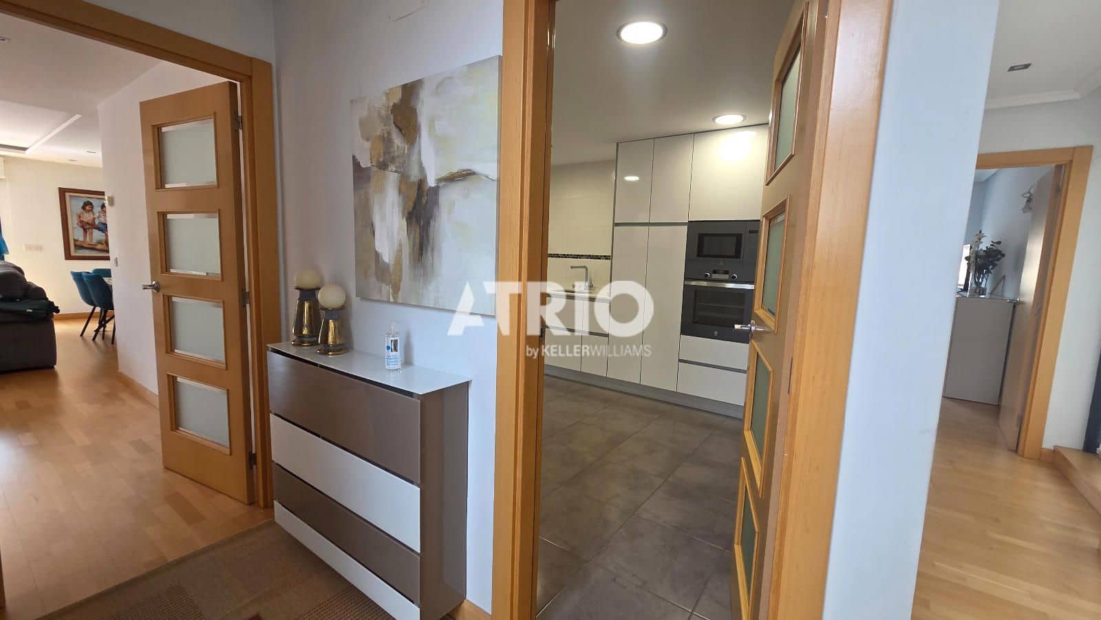 4 bedroom Townhouse for sale in Burgos city with garage - € 639,000 (Ref: 9816209)