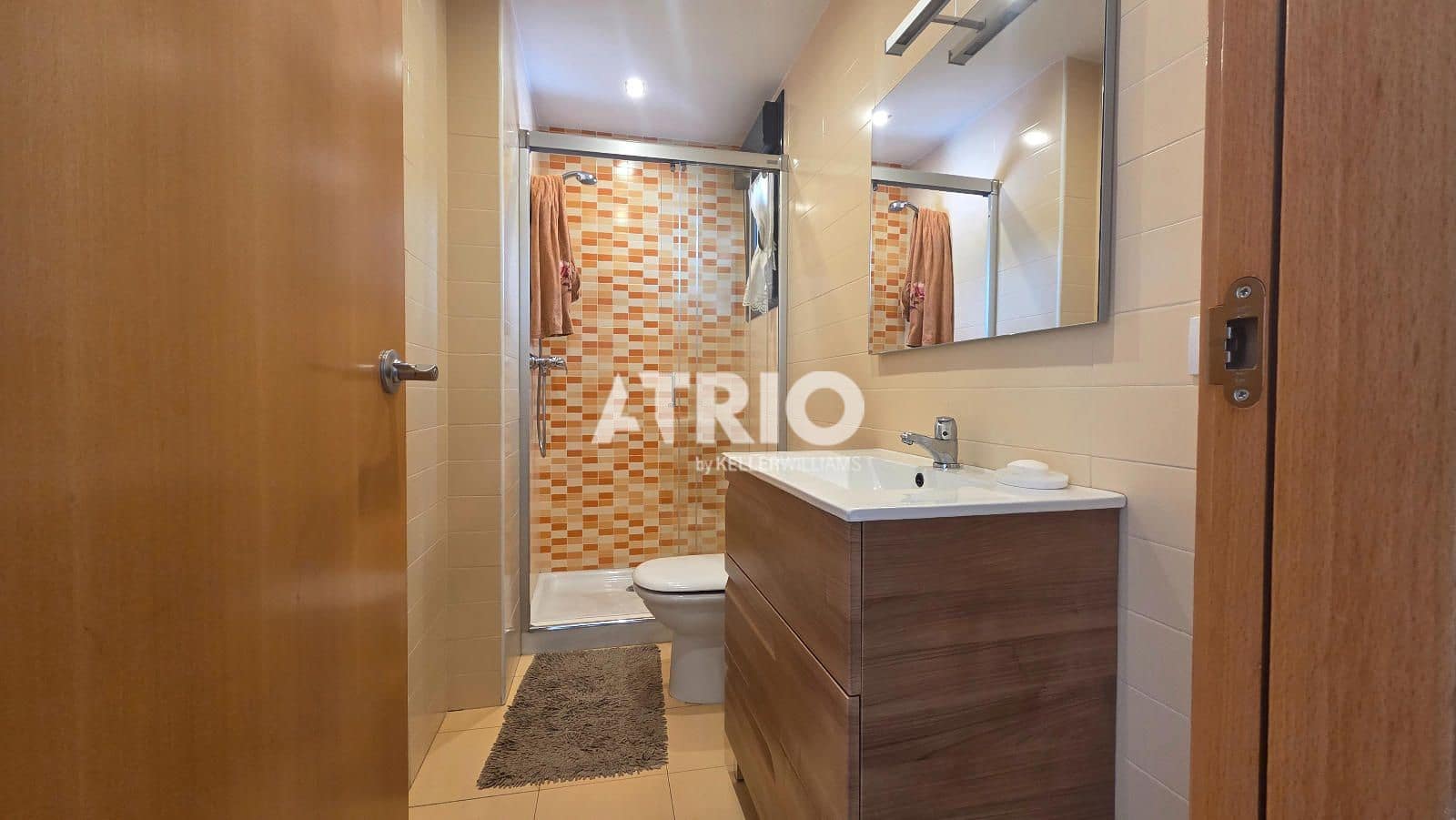 4 bedroom Townhouse for sale in Burgos city with garage - € 639,000 (Ref: 9816209)