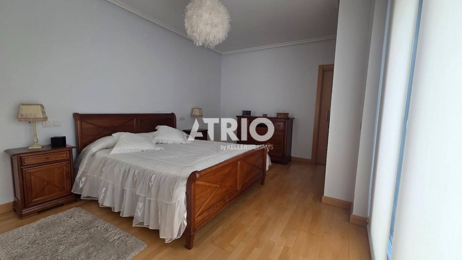4 bedroom Townhouse for sale in Burgos city with garage - € 639,000 (Ref: 9816209)