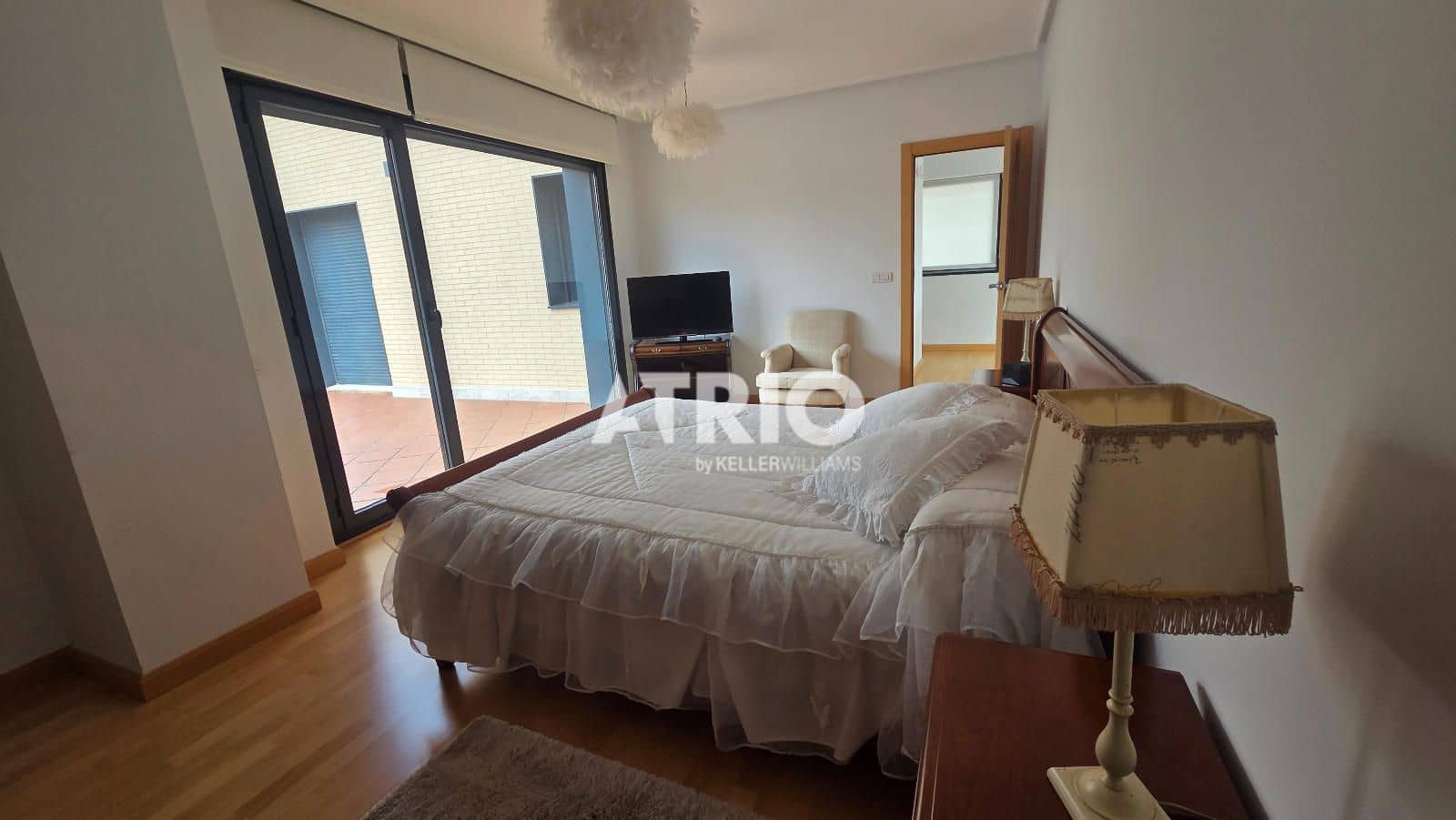 4 bedroom Townhouse for sale in Burgos city with garage - € 639,000 (Ref: 9816209)