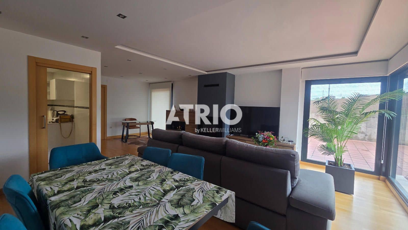 4 bedroom Townhouse for sale in Burgos city with garage - € 639,000 (Ref: 9816209)