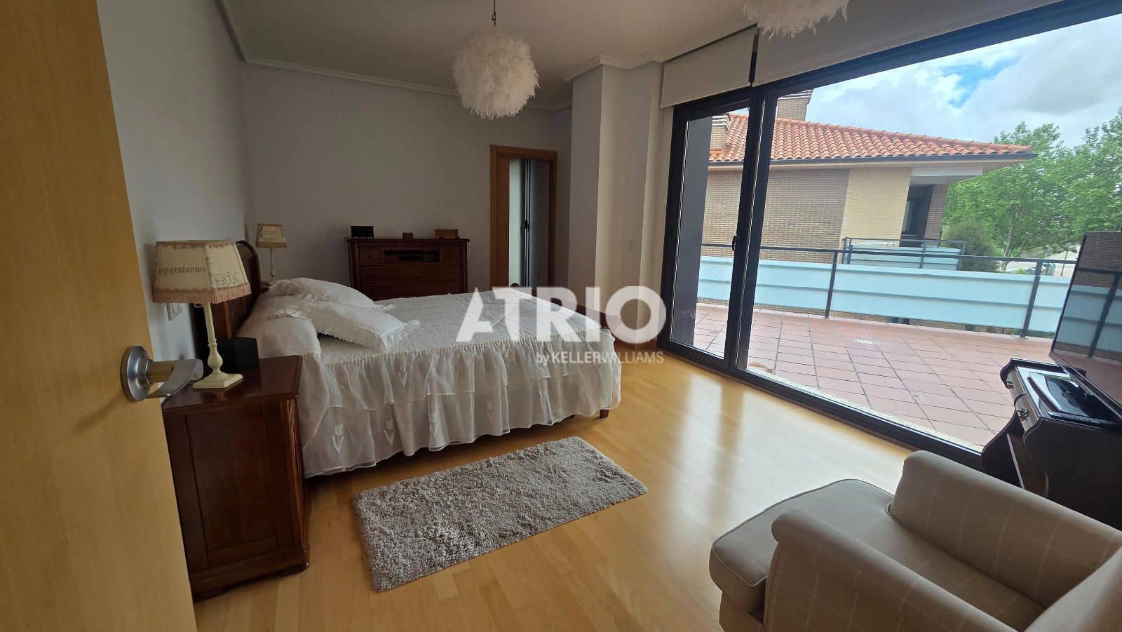 4 bedroom Townhouse for sale in Burgos city with garage - € 639,000 (Ref: 9816209)