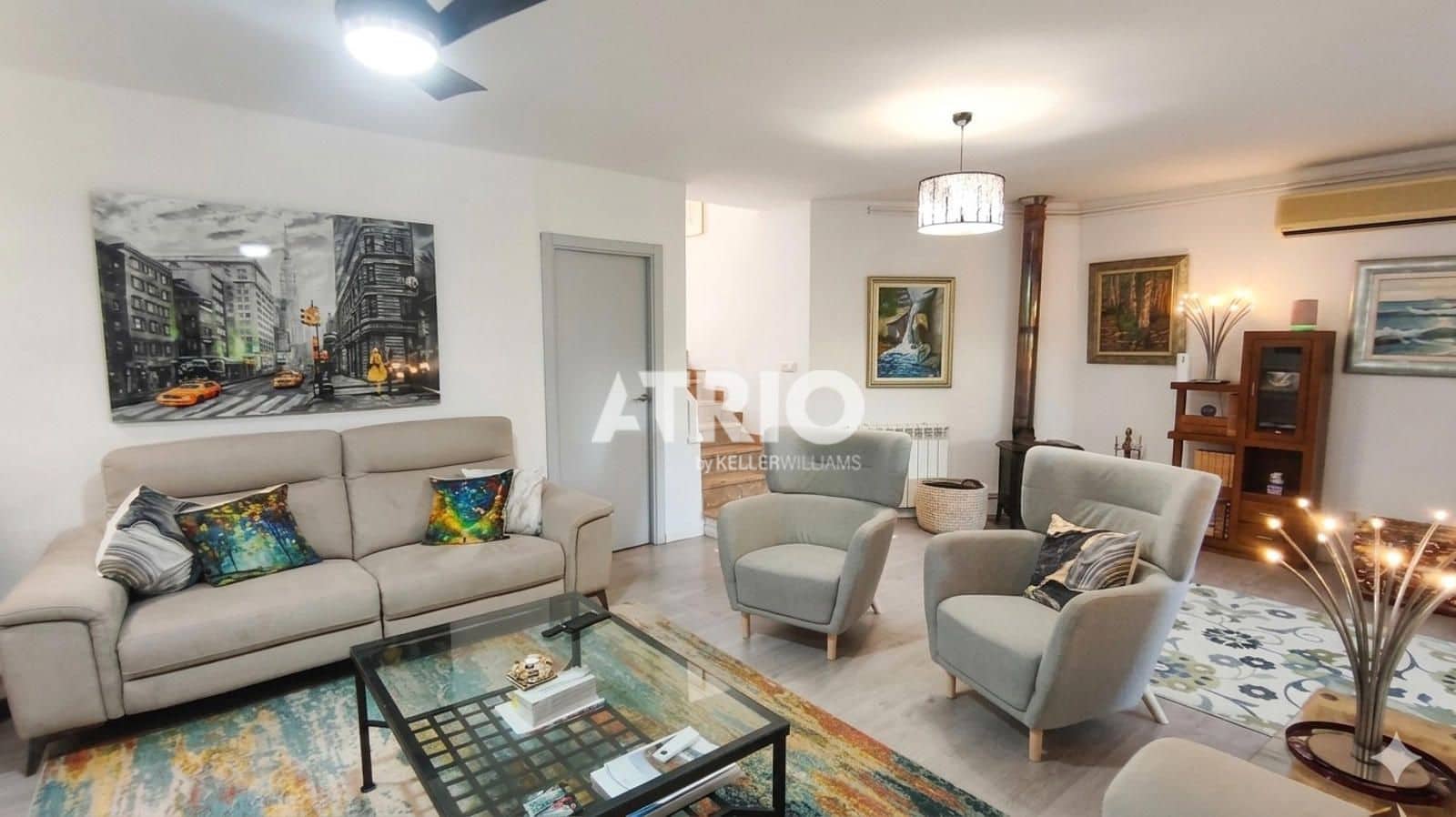 4 bedroom Villa for sale in Llucmajor with garage - € 695,000 (Ref: 9832987)