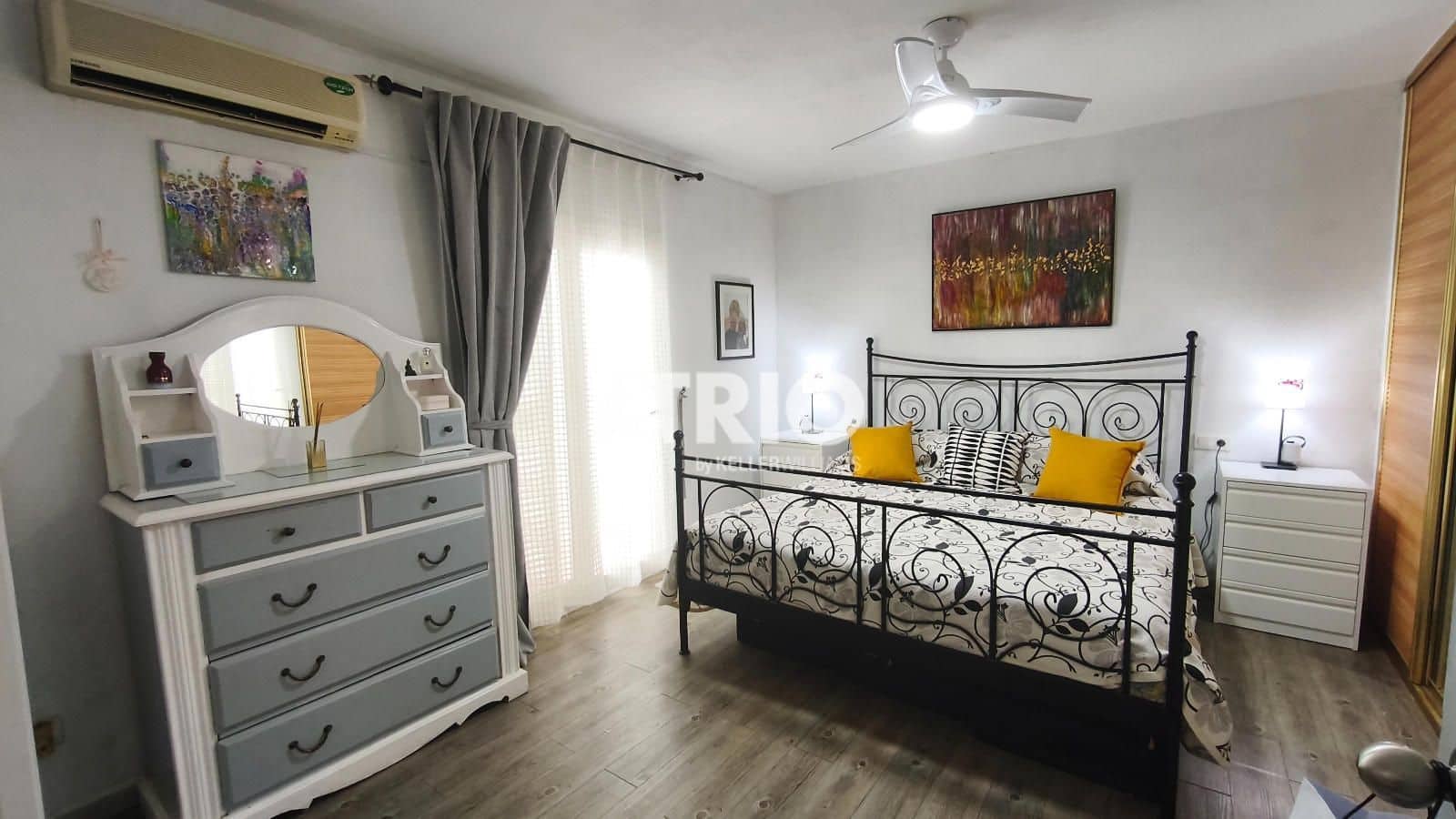 4 bedroom Villa for sale in Llucmajor with garage - € 695,000 (Ref: 9832987)