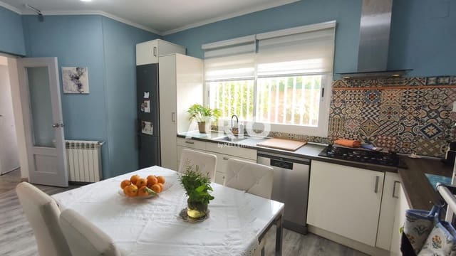 Chalet de 4 habitaciones en Llucmajor en venta con garaje - 695.000 € (Ref: 9832987)