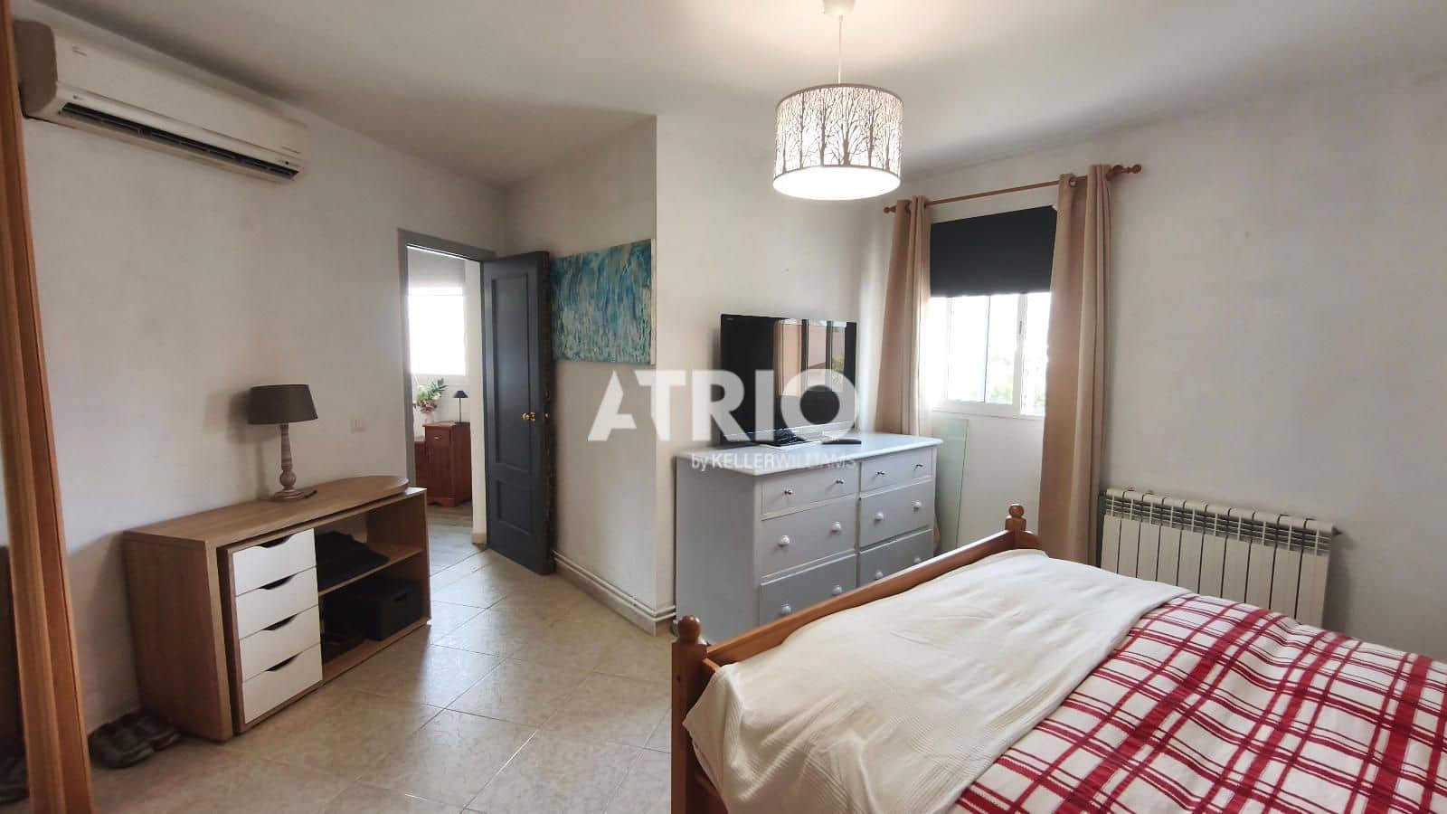 4 bedroom Villa for sale in Llucmajor with garage - € 695,000 (Ref: 9832987)