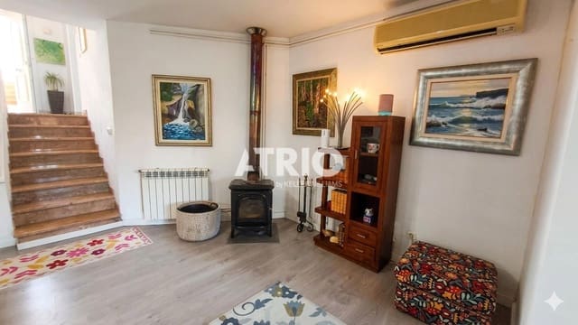 Chalet de 4 habitaciones en Llucmajor en venta con garaje - 695.000 € (Ref: 9832987)