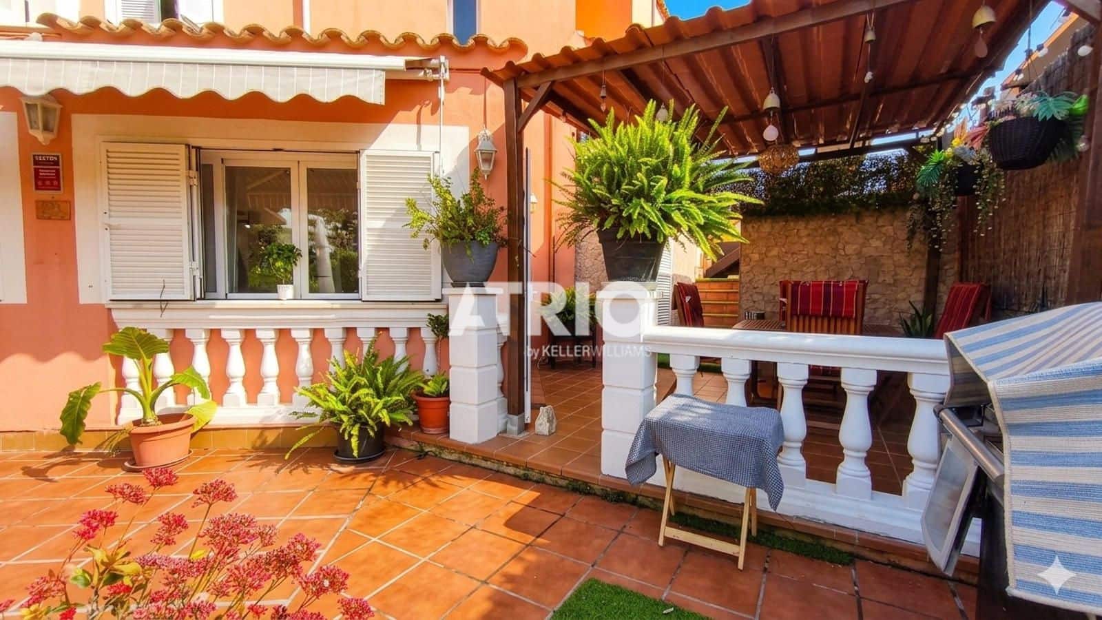 4 bedroom Villa for sale in Llucmajor with garage - € 695,000 (Ref: 9832987)