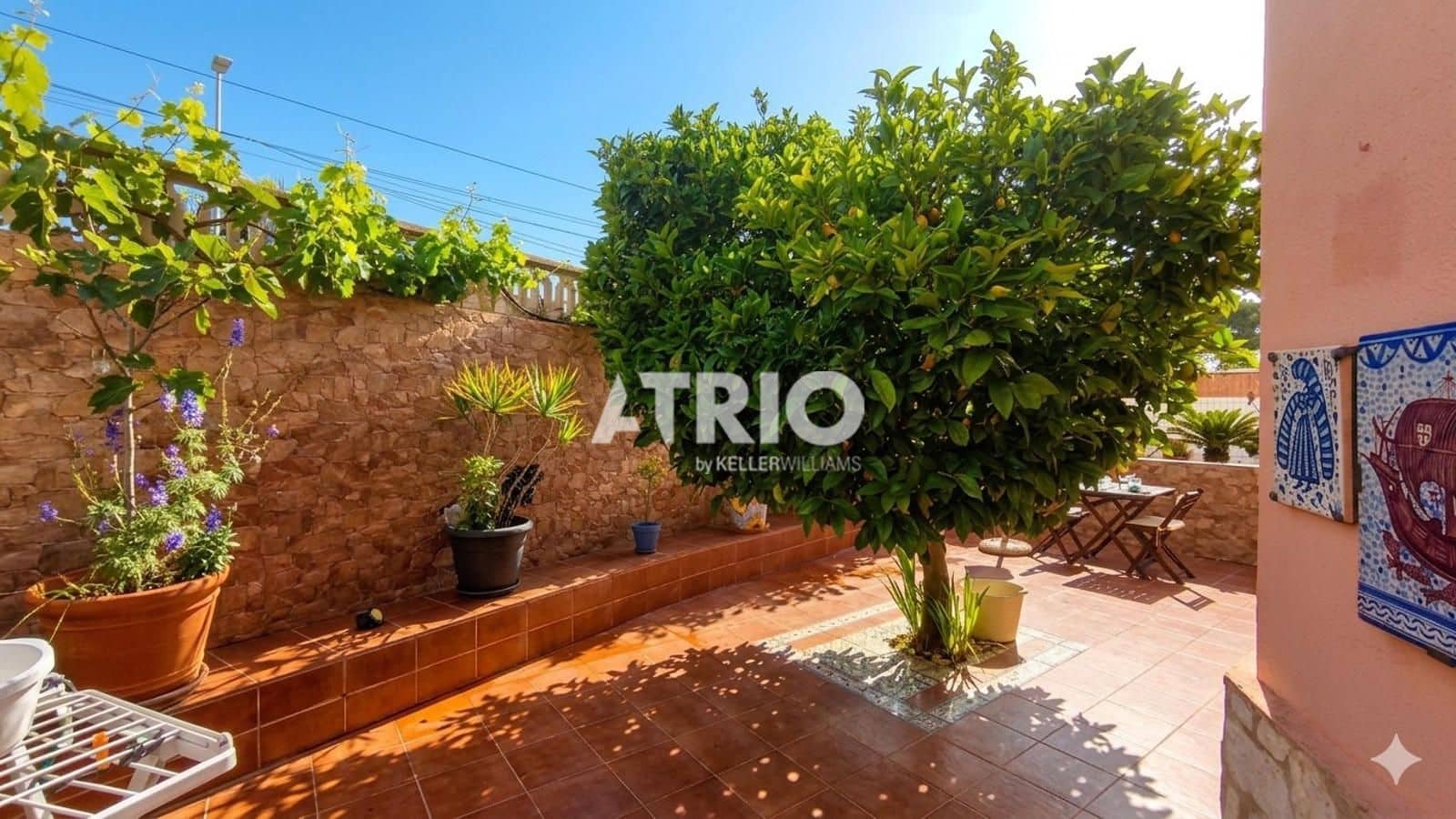 4 bedroom Villa for sale in Llucmajor with garage - € 695,000 (Ref: 9832987)