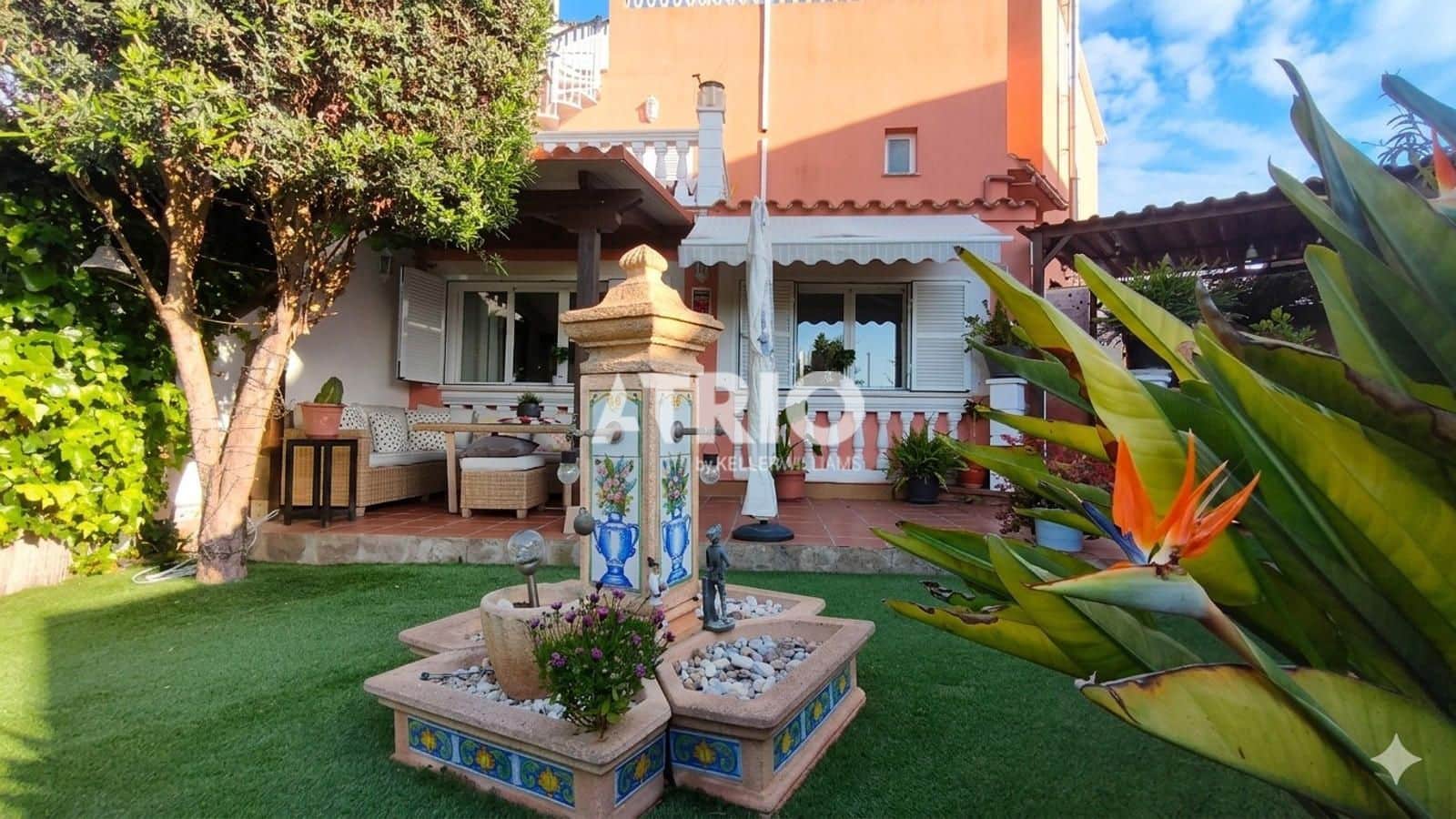 4 bedroom Villa for sale in Llucmajor with garage - € 695,000 (Ref: 9832987)
