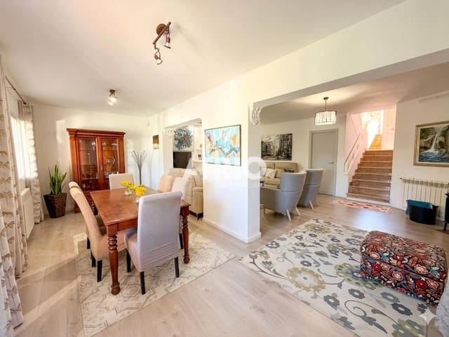 4 chambre Villa/Maison à vendre à Llucmajor avec garage - 695 000 € (Ref: 9832987)