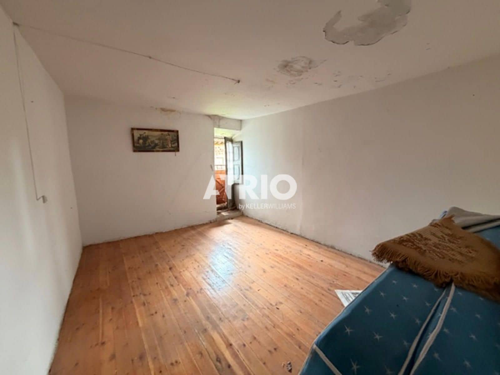 7 bedroom Villa for sale in Burgos city - € 75,000 (Ref: 9834305)
