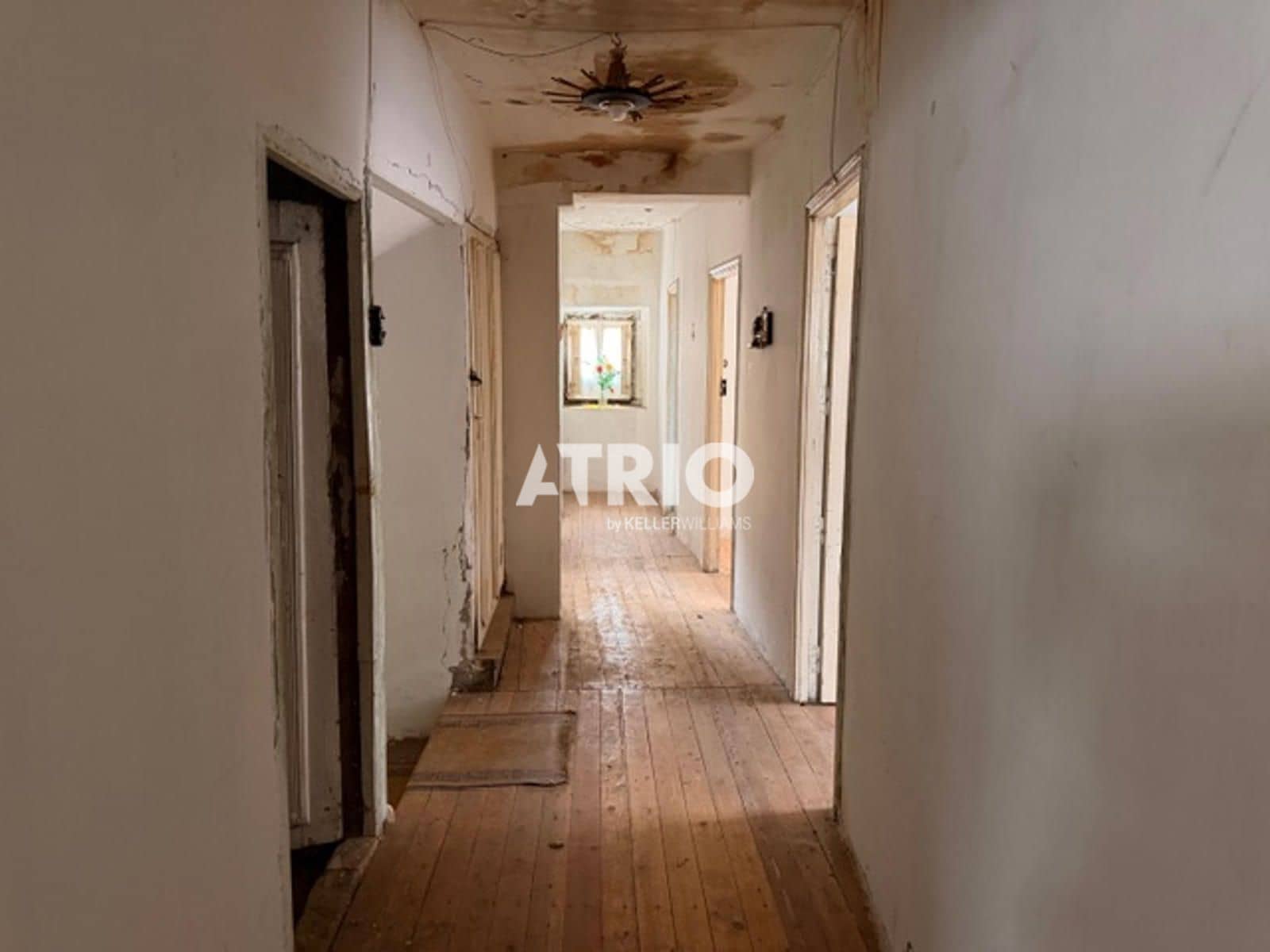 7 bedroom Villa for sale in Burgos city - € 75,000 (Ref: 9834305)