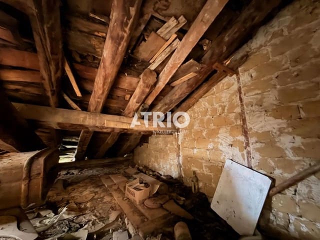 7 soveværelse Villa til salg i Burgos by - € 75.000 (Ref: 9834305)
