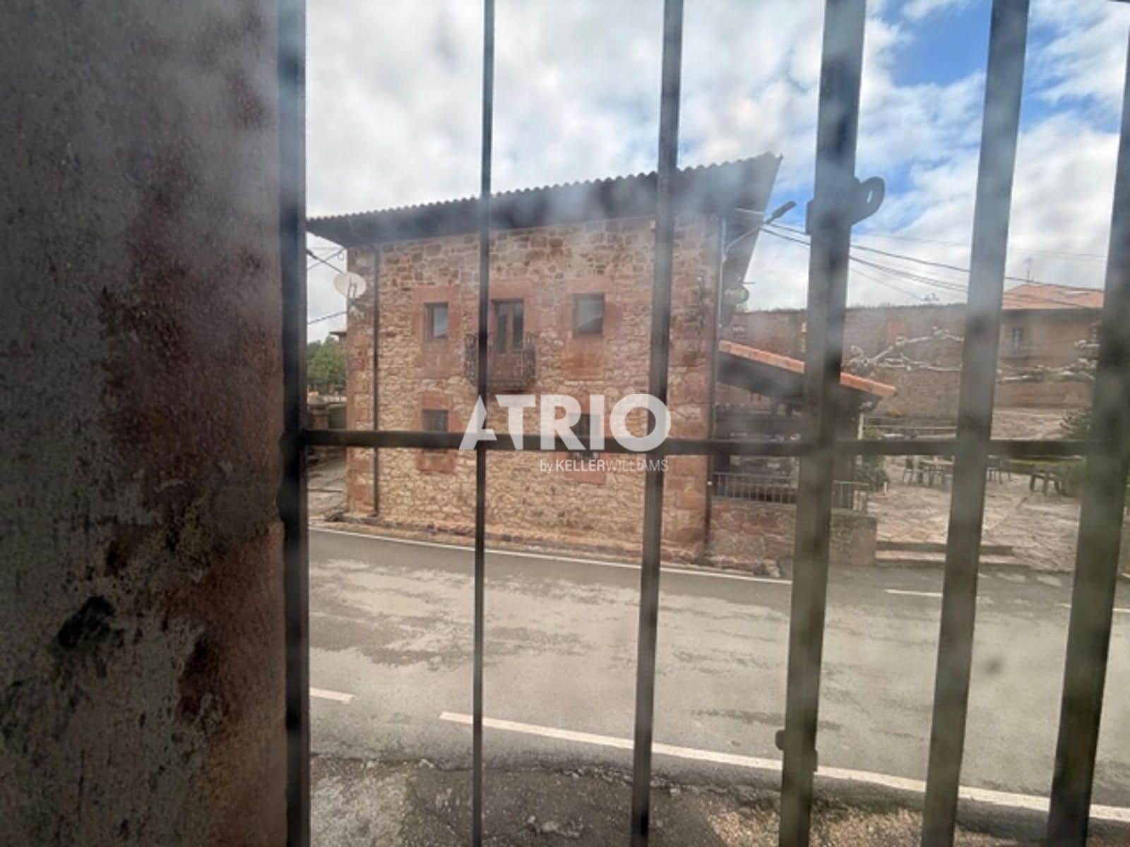 7 bedroom Villa for sale in Burgos city - € 75,000 (Ref: 9834305)