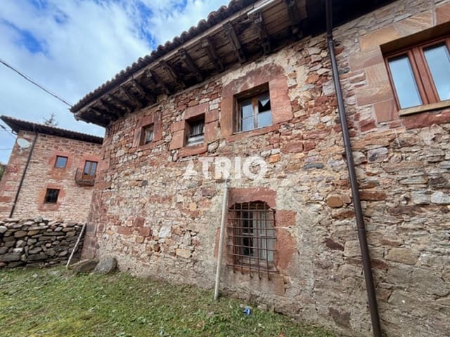 7 soveværelse Villa til salg i Burgos by - € 75.000 (Ref: 9834305)