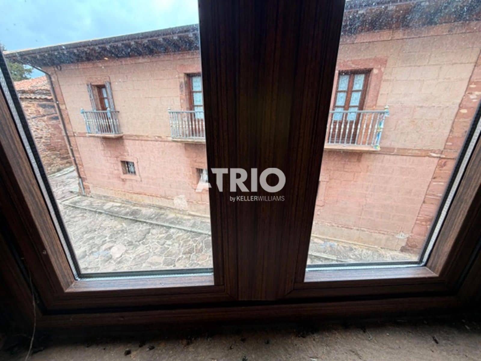 3 bedroom Flat for sale in Burgos city - € 45,000 (Ref: 9834873)