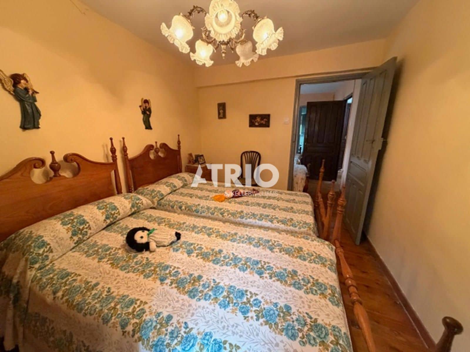 3 bedroom Flat for sale in Burgos city - € 45,000 (Ref: 9834873)