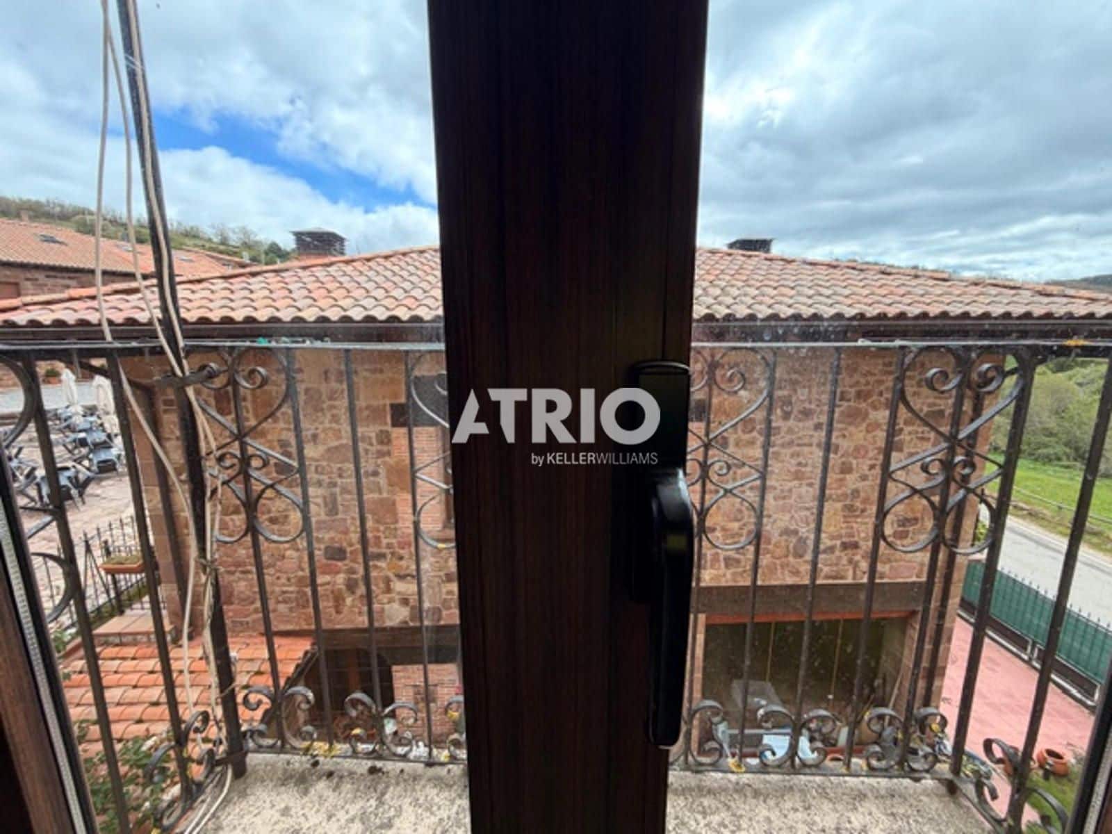3 bedroom Flat for sale in Burgos city - € 45,000 (Ref: 9834873)