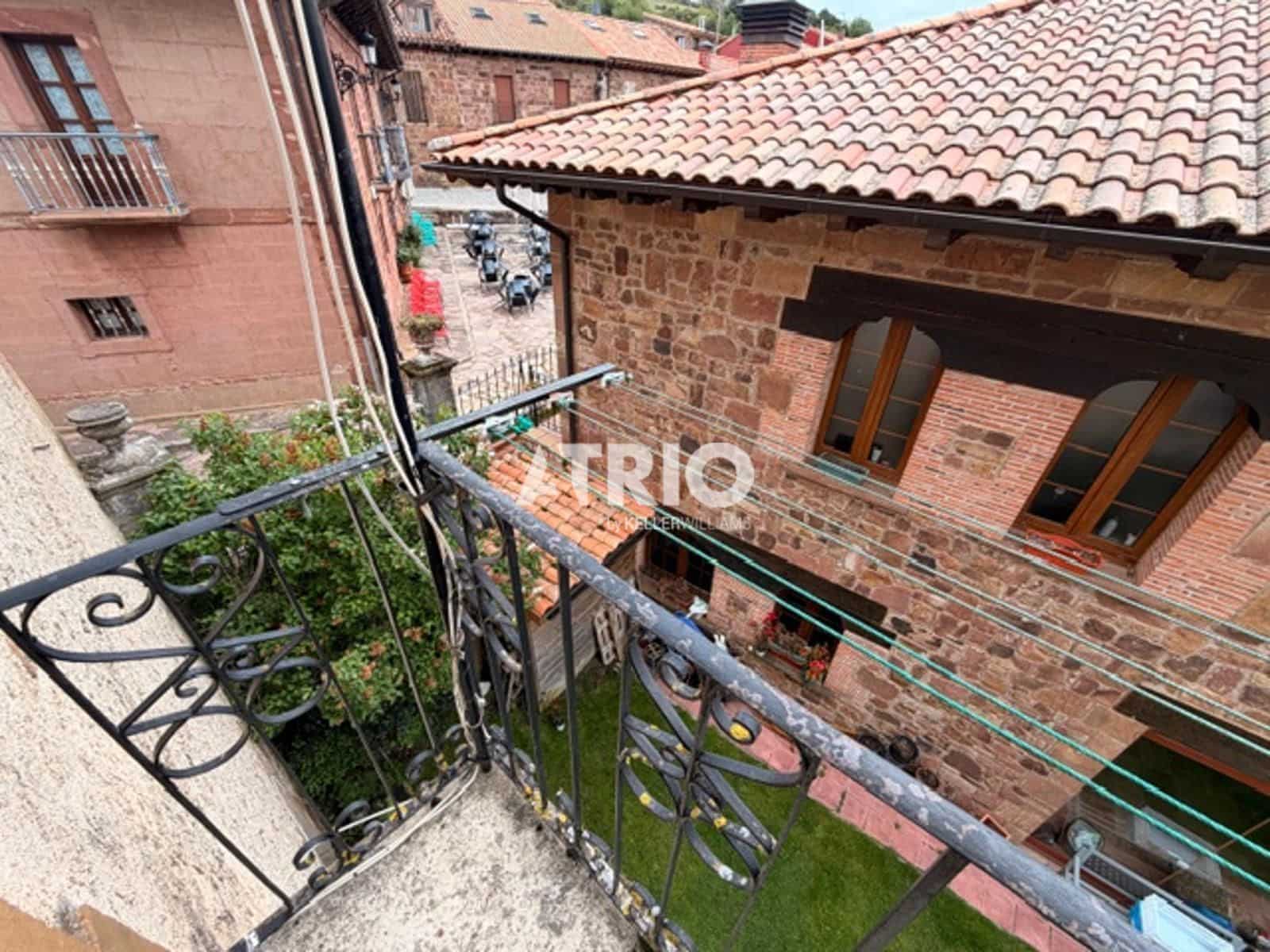 3 bedroom Flat for sale in Burgos city - € 45,000 (Ref: 9834873)