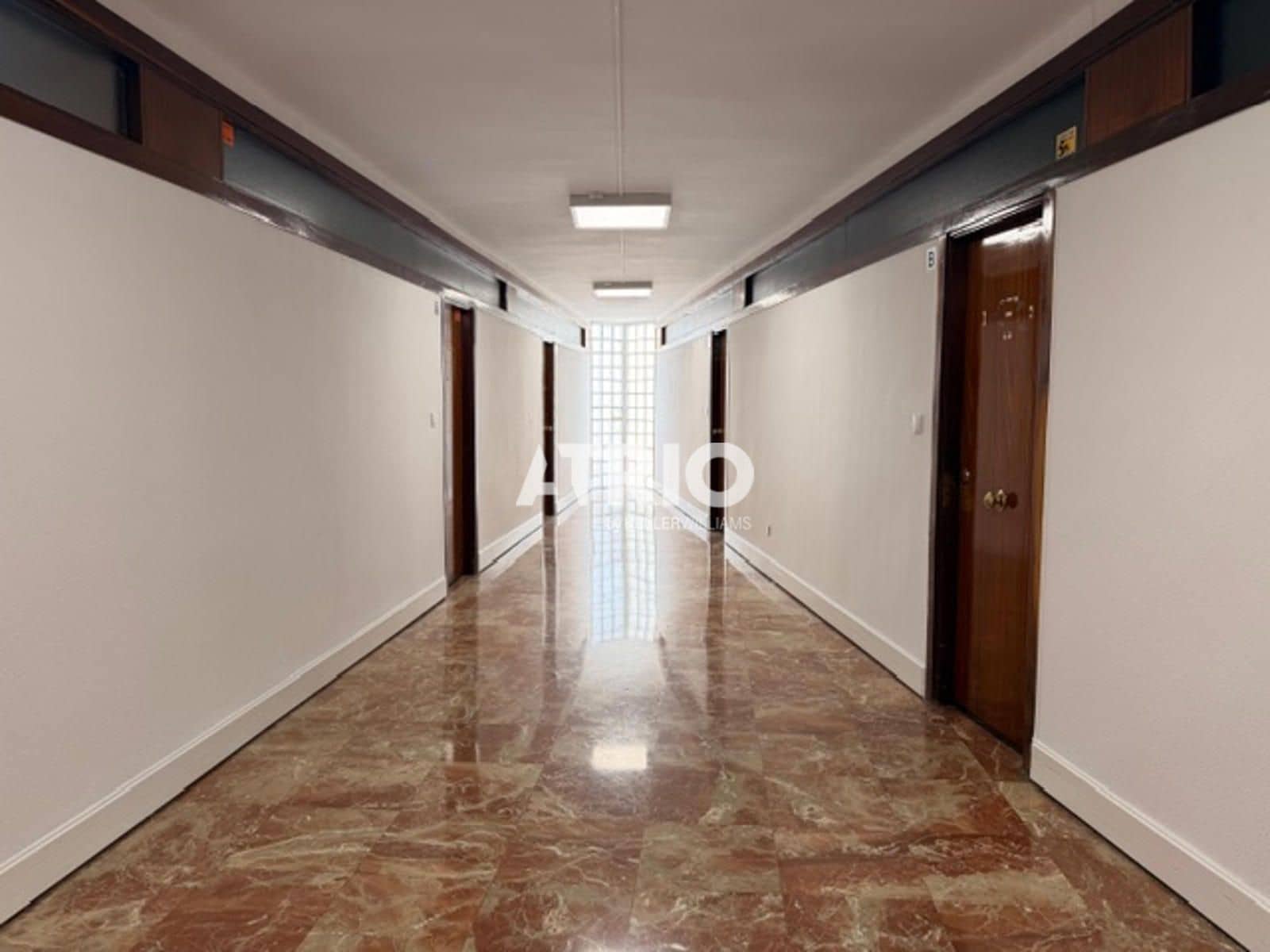 Office for rent in Burgos city - € 350 (Ref: 9844427)