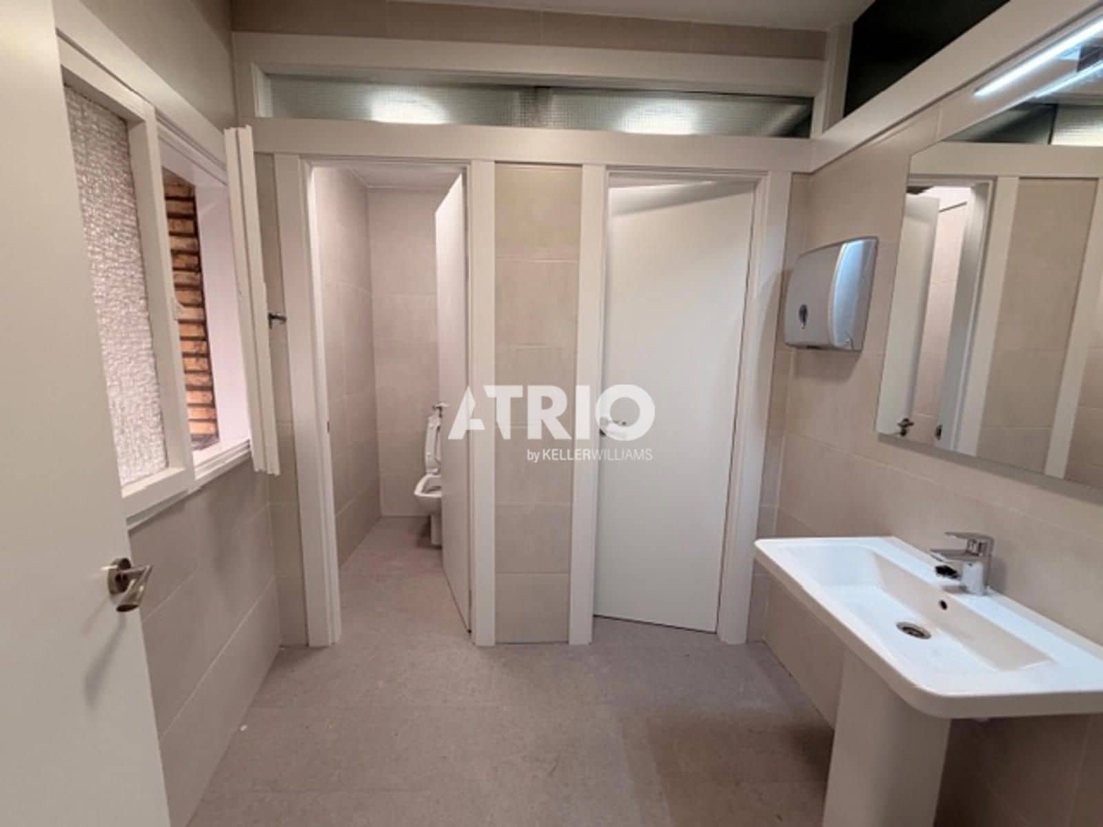 Office for rent in Burgos city - € 350 (Ref: 9844427)