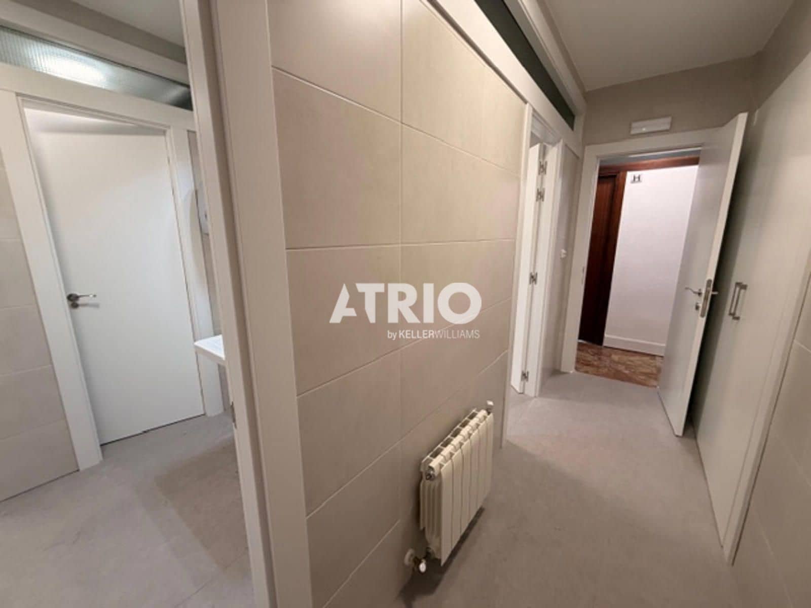 Office for rent in Burgos city - € 350 (Ref: 9844427)