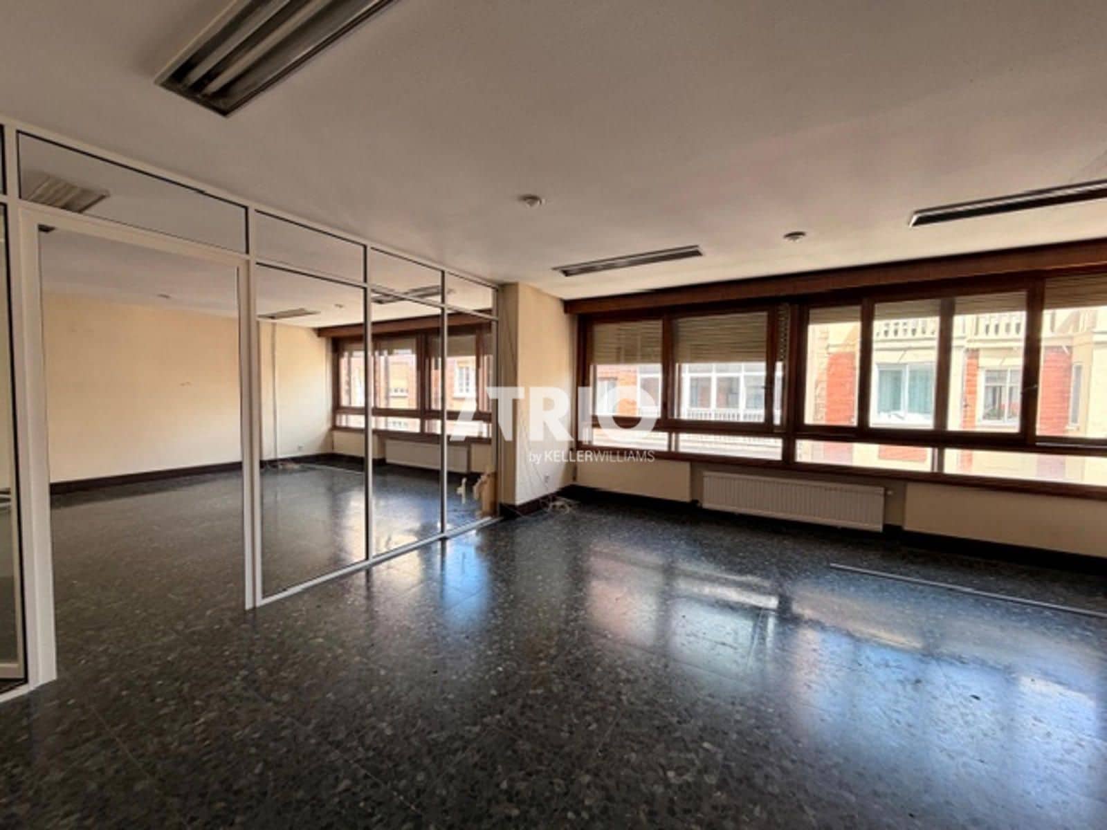 Office for rent in Burgos city - € 350 (Ref: 9844427)
