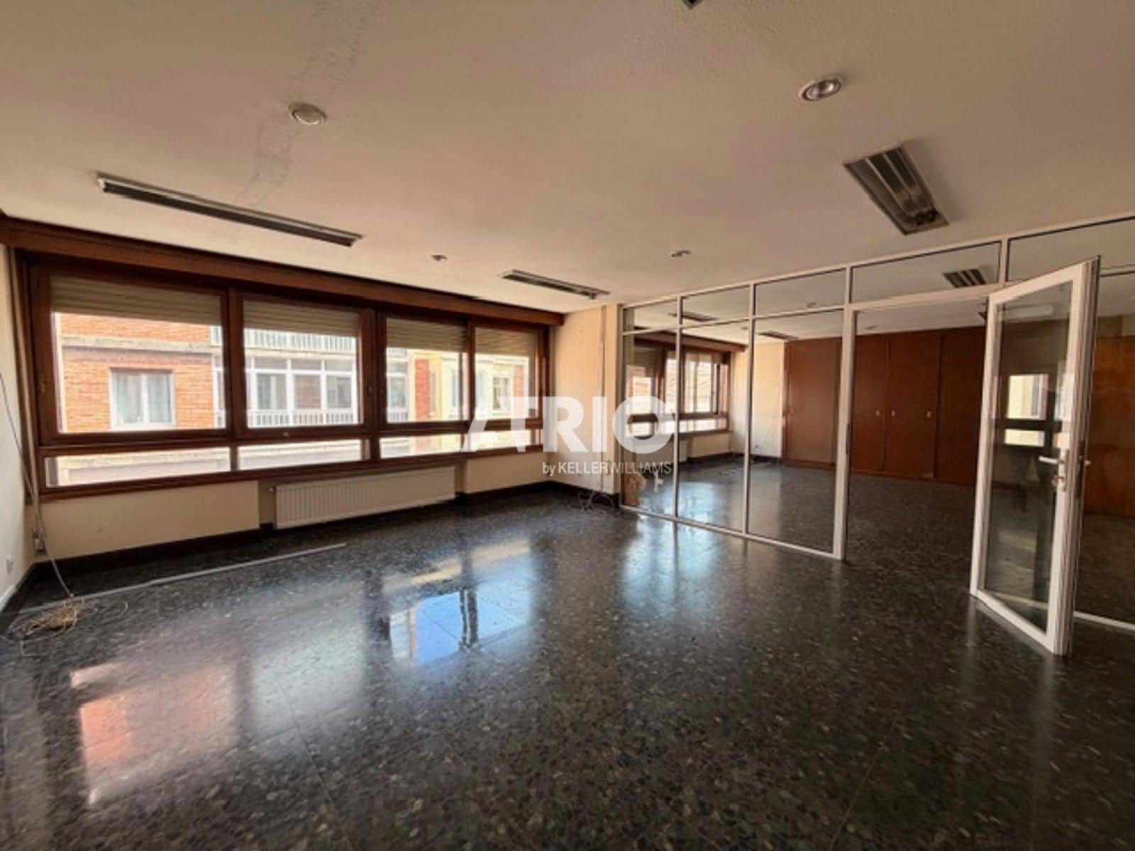 Office for rent in Burgos city - € 350 (Ref: 9844427)