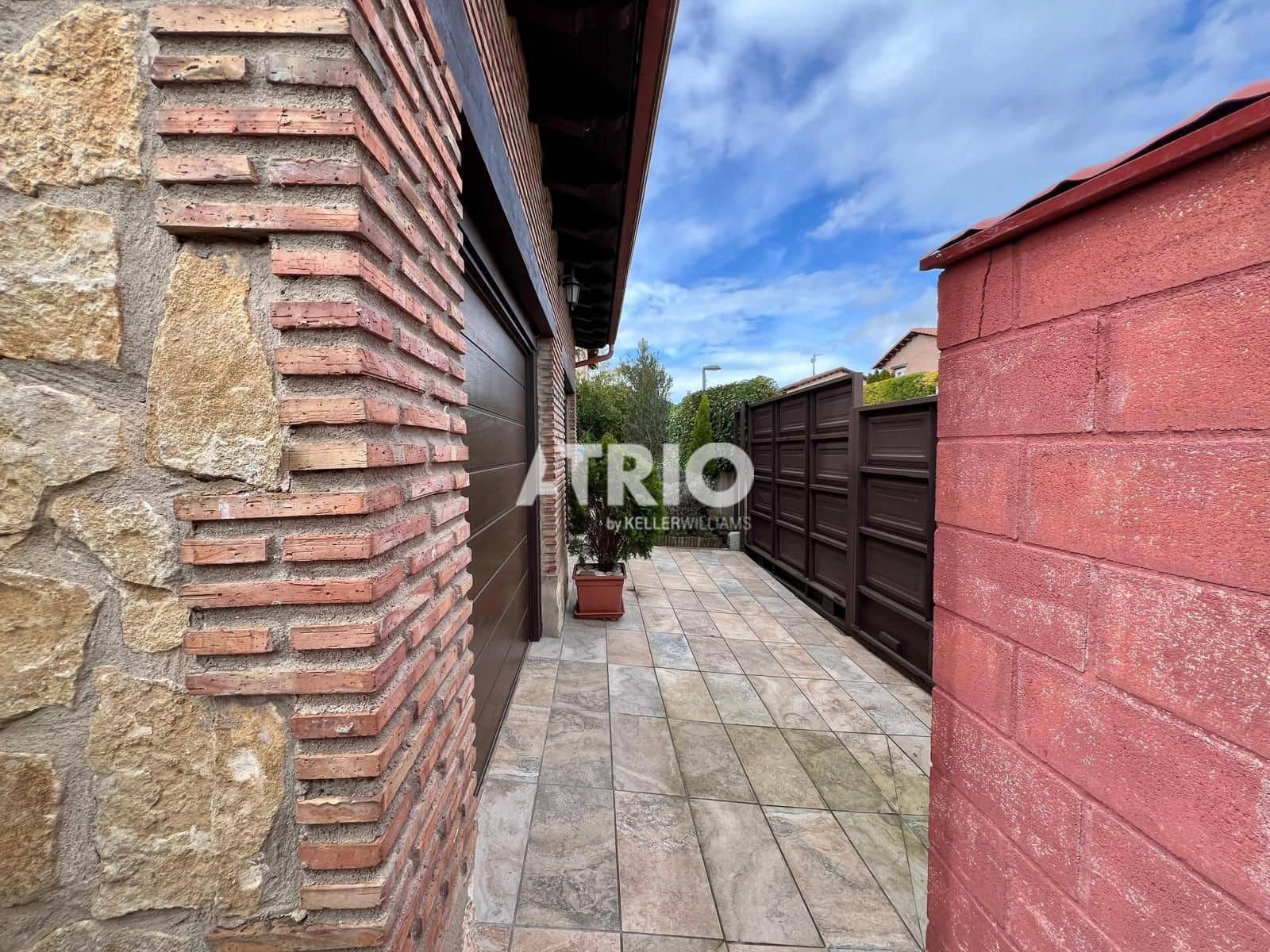 3 bedroom Villa for sale in Arcos with pool garage - € 360,000 (Ref: 9844700)