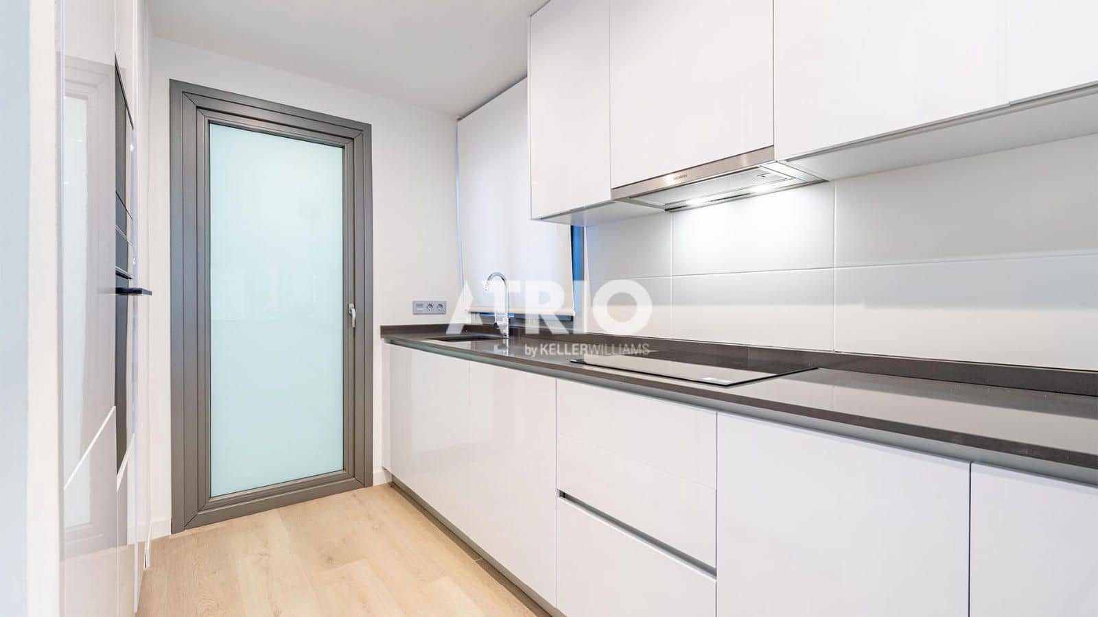 2 soveværelse Lejlighed til salg i Ses Salines med garage - € 595.000 (Ref: 9847927)