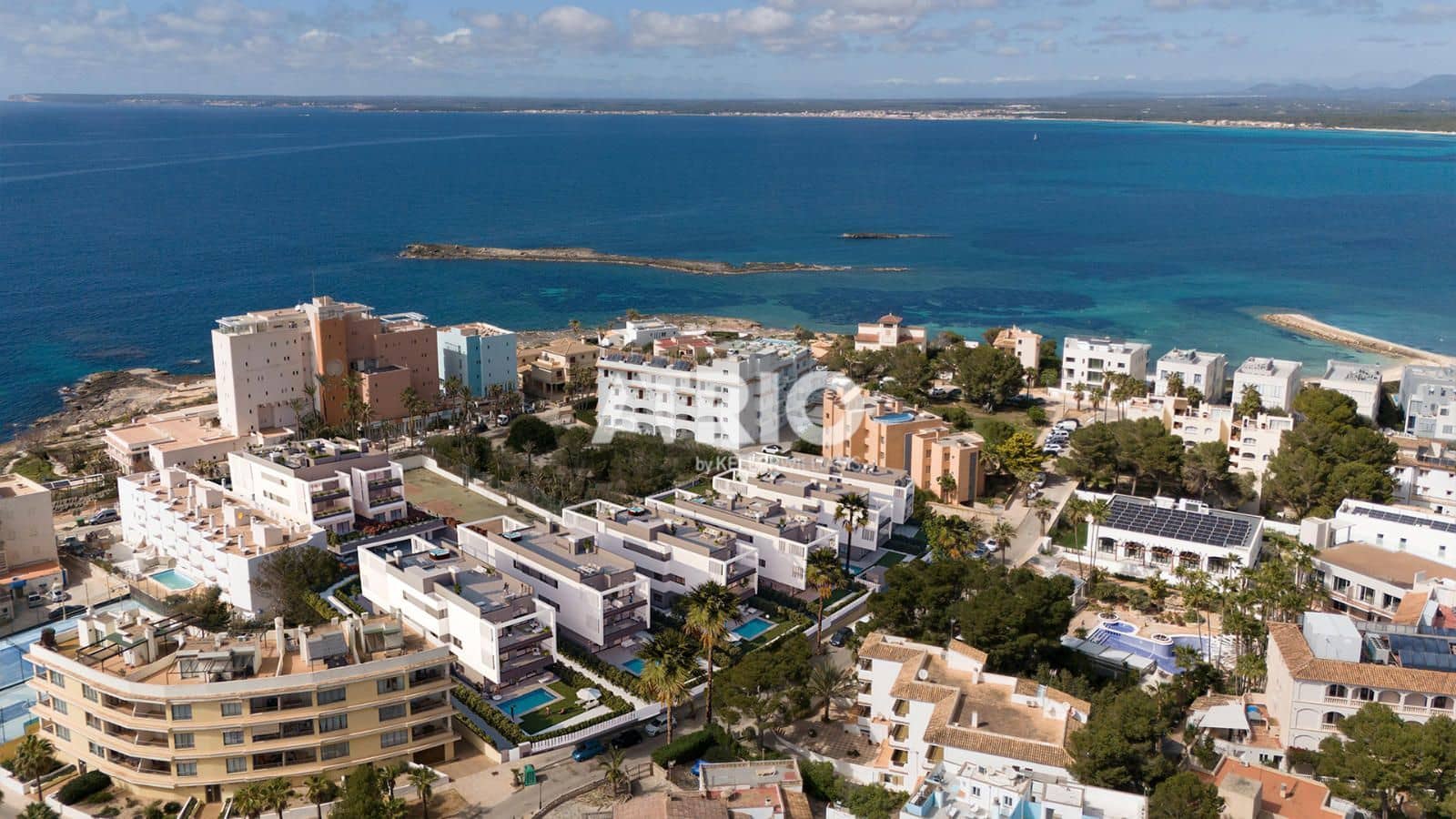 2 soveværelse Lejlighed til salg i Ses Salines med garage - € 595.000 (Ref: 9847927)