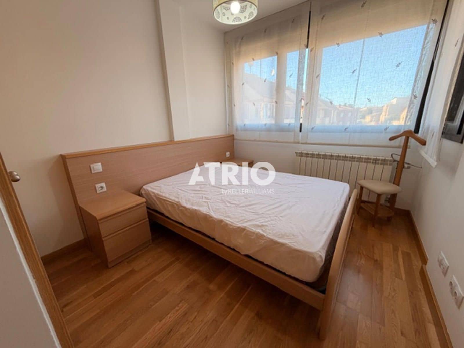 Appartement de 3 chambres à louer à Burgos ville - 950 € (Ref: 9854283)