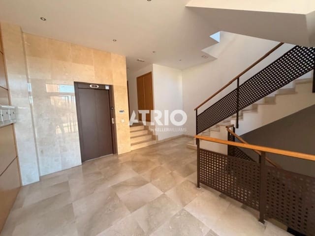 Appartement de 3 chambres à louer à Burgos ville - 950 € (Ref: 9854283)