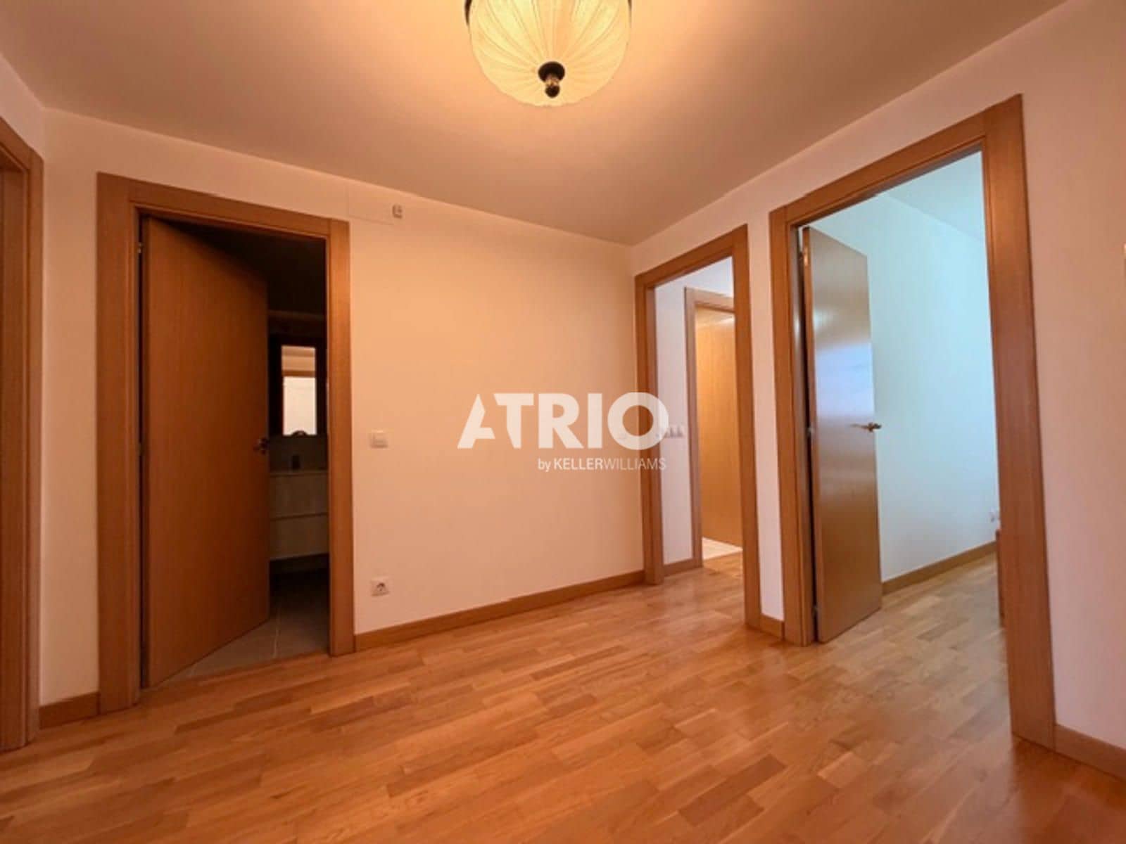 Appartement de 3 chambres à louer à Burgos ville - 950 € (Ref: 9854283)