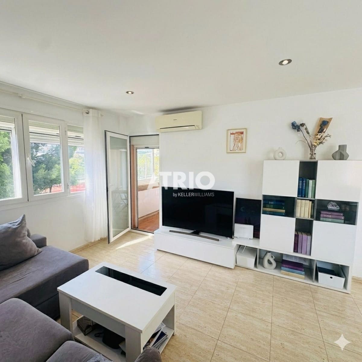 3 bedroom Flat for sale in Son Ferrer with garage - € 425,000 (Ref: 9858317)