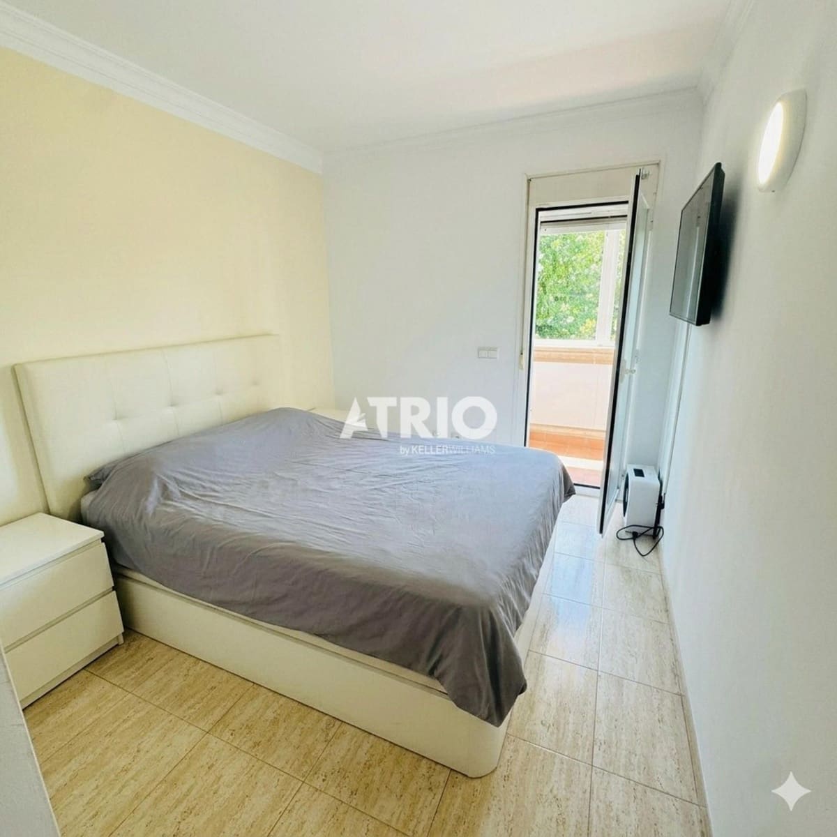 3 bedroom Flat for sale in Son Ferrer with garage - € 425,000 (Ref: 9858317)