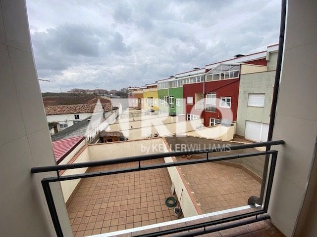 3 Zimmer Haus zu vermieten in Burgos Stadt mit Garage - 1.500 € (Ref: 9858819)