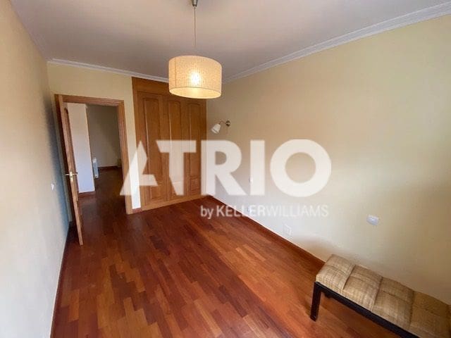 3 Zimmer Haus zu vermieten in Burgos Stadt mit Garage - 1.500 € (Ref: 9858819)