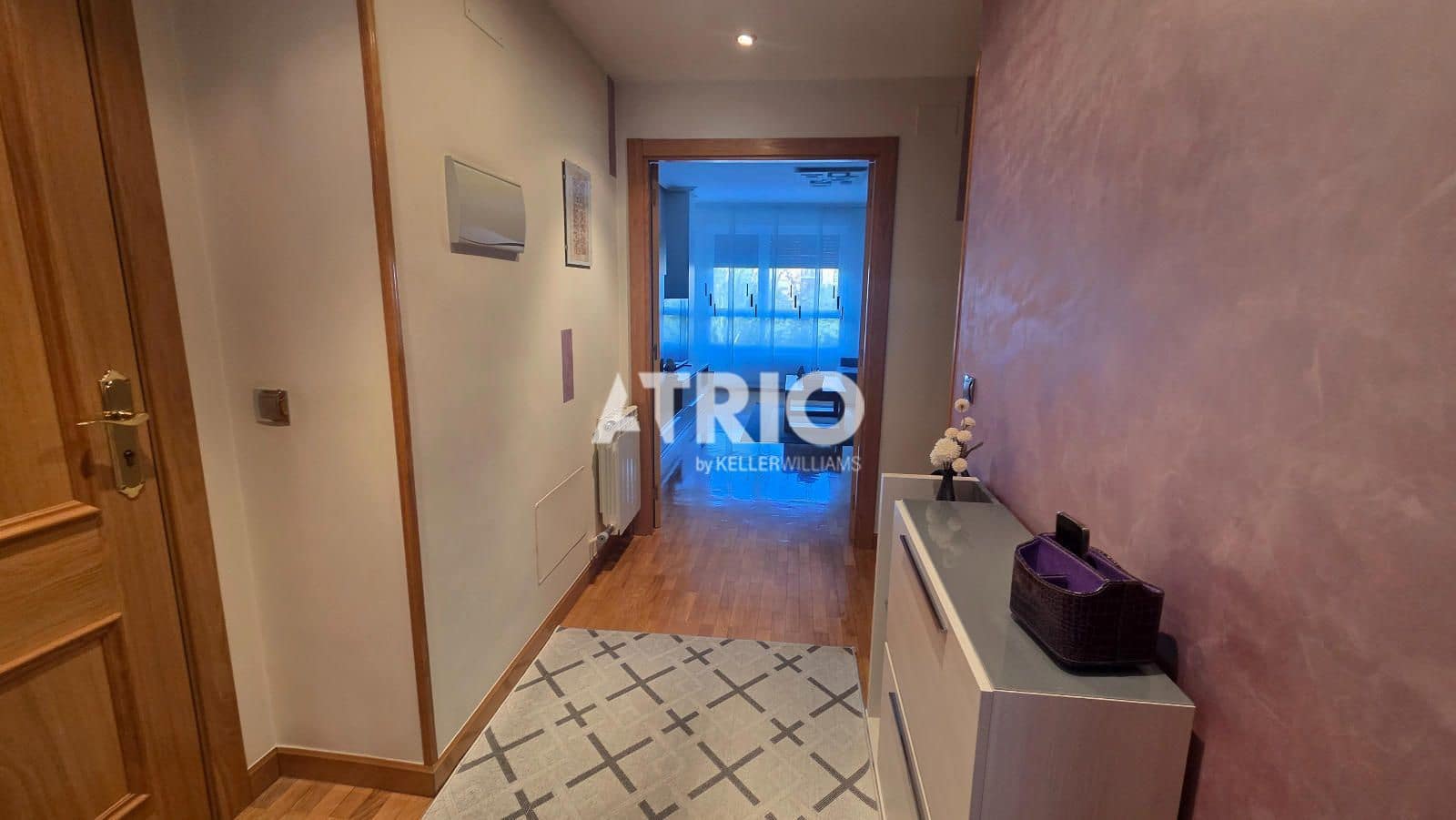 3 bedroom Flat for sale in Burgos city with garage - € 253,000 (Ref: 9867953)