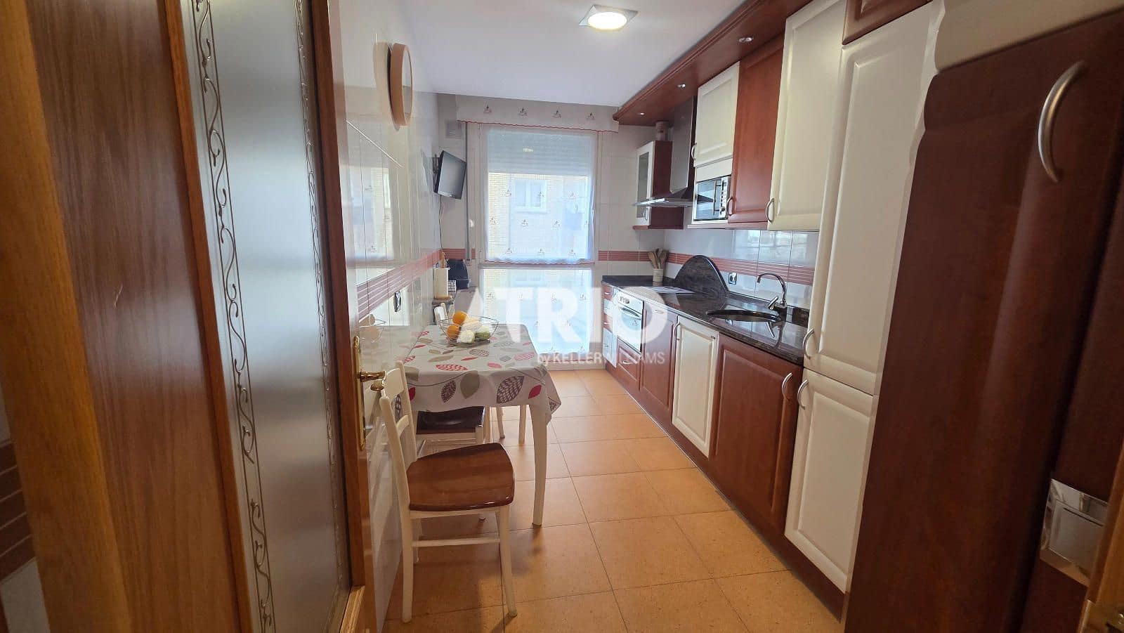 3 bedroom Flat for sale in Burgos city with garage - € 253,000 (Ref: 9867953)