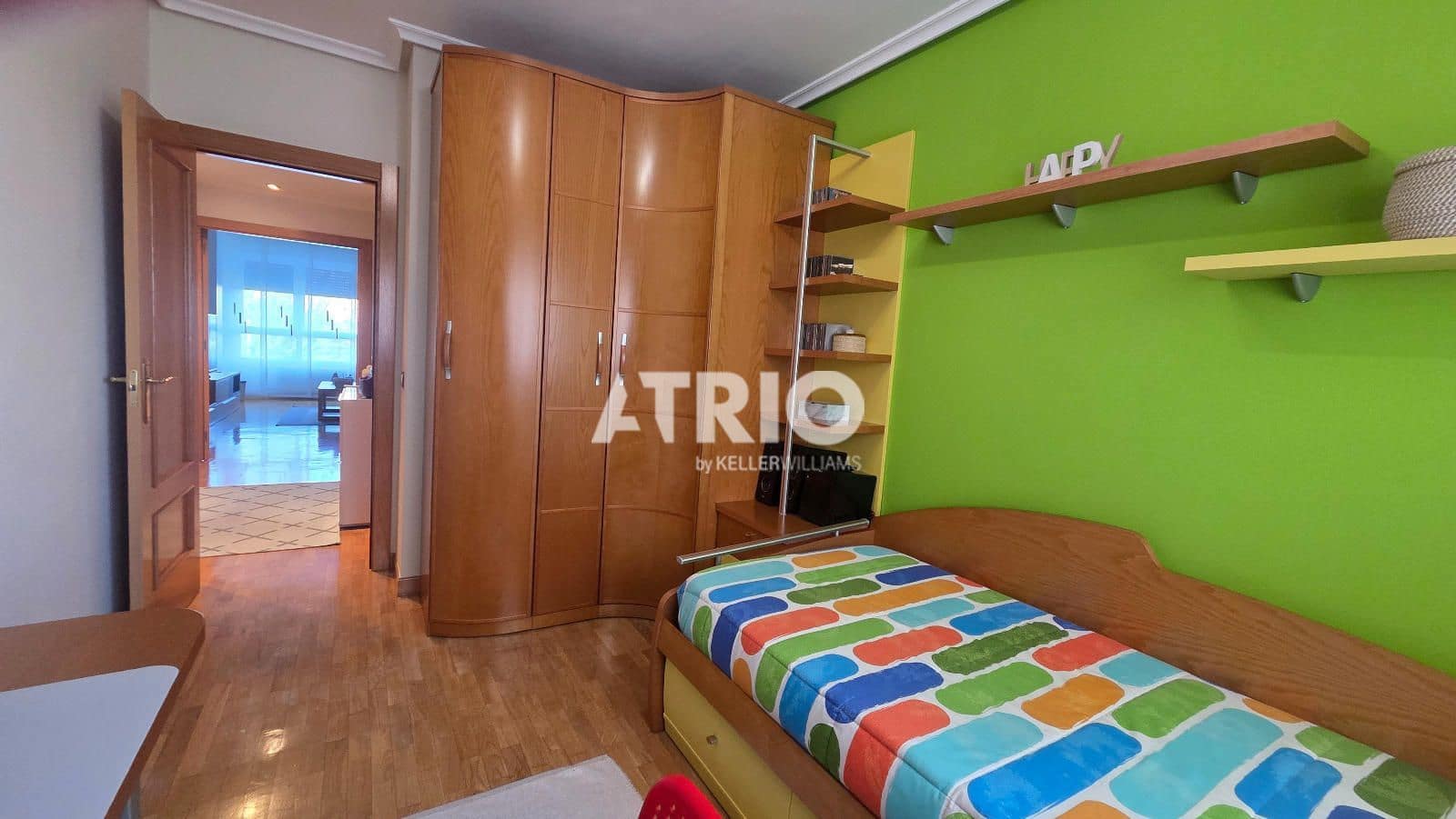 3 bedroom Flat for sale in Burgos city with garage - € 253,000 (Ref: 9867953)
