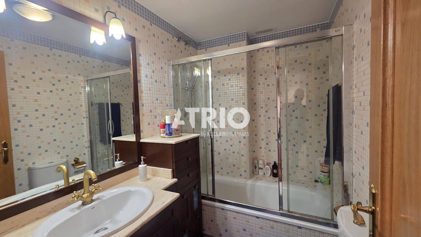 3 bedroom Flat for sale in Burgos city with garage - € 253,000 (Ref: 9867953)