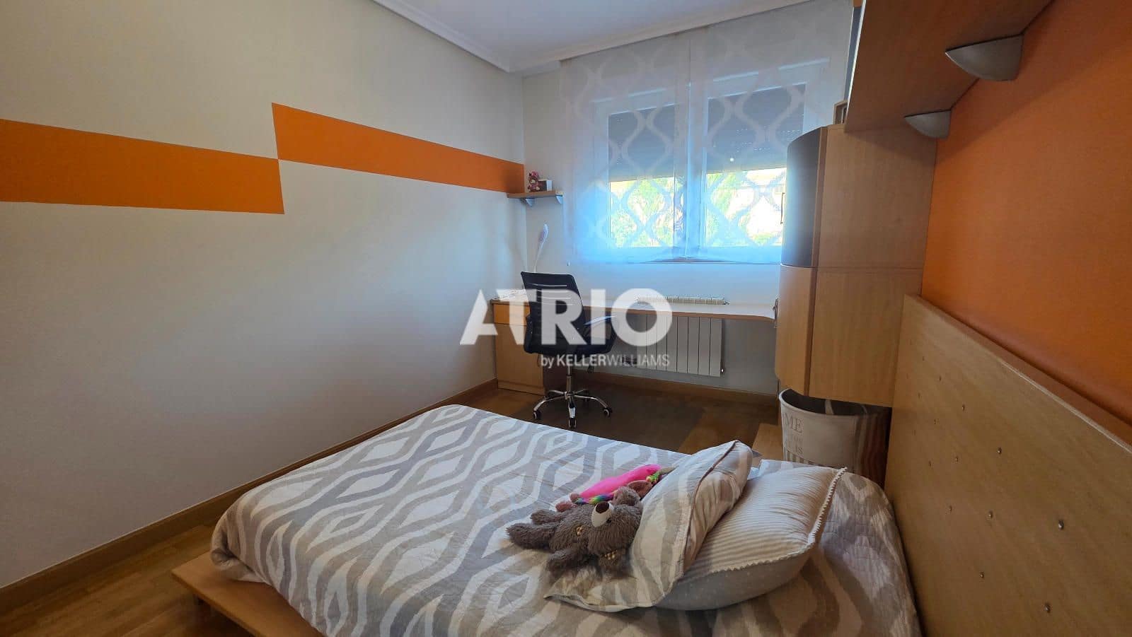 3 bedroom Flat for sale in Burgos city with garage - € 253,000 (Ref: 9867953)