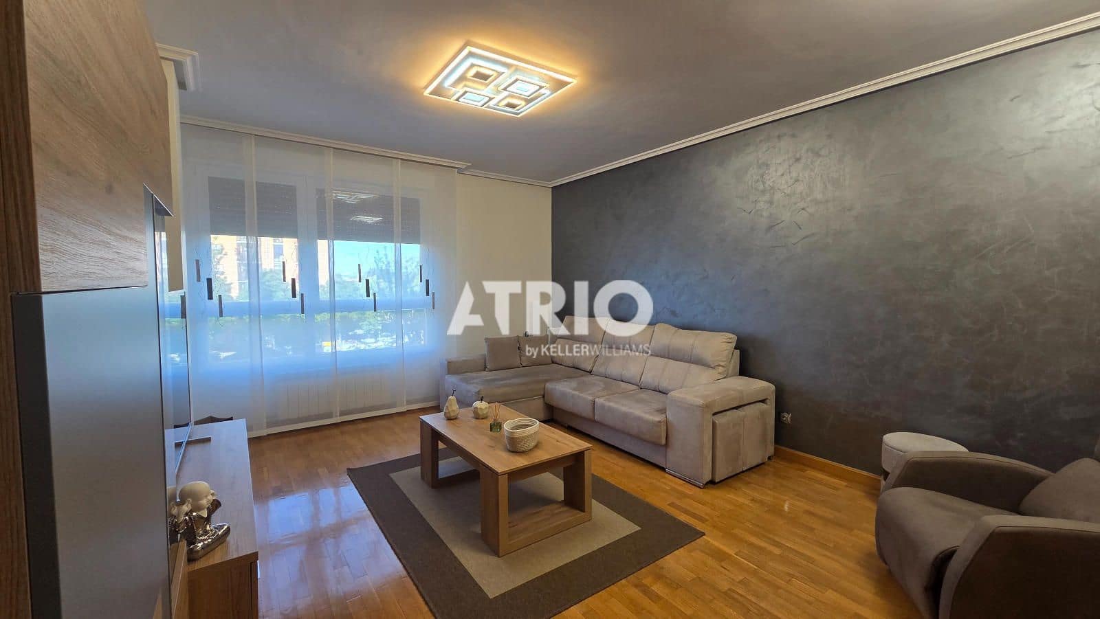 3 bedroom Flat for sale in Burgos city with garage - € 253,000 (Ref: 9867953)