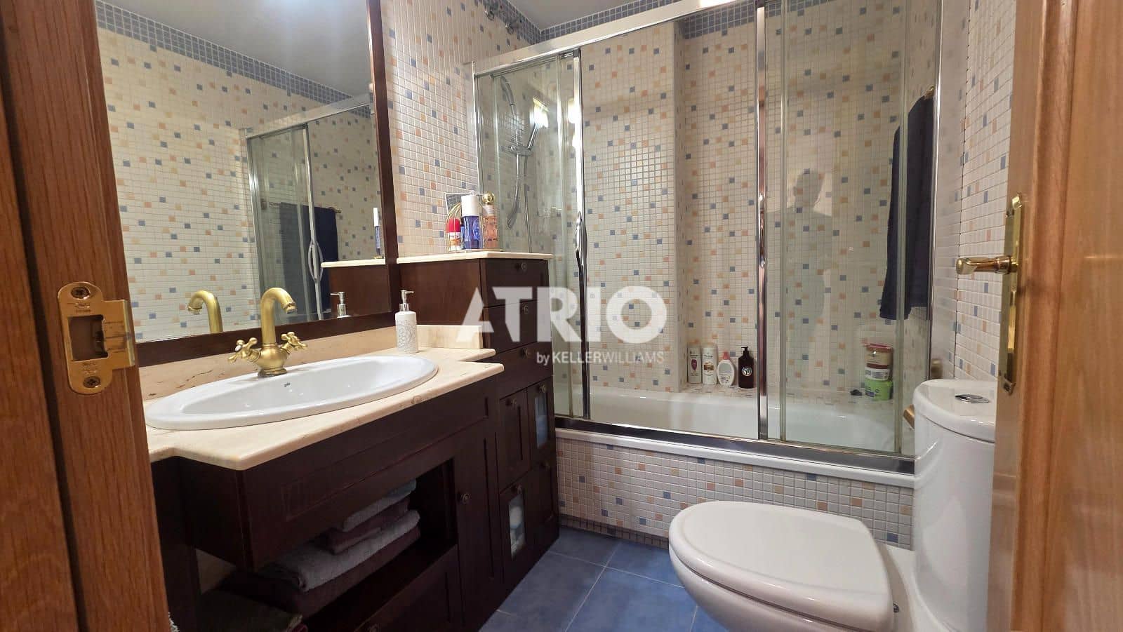 3 bedroom Flat for sale in Burgos city with garage - € 253,000 (Ref: 9867953)