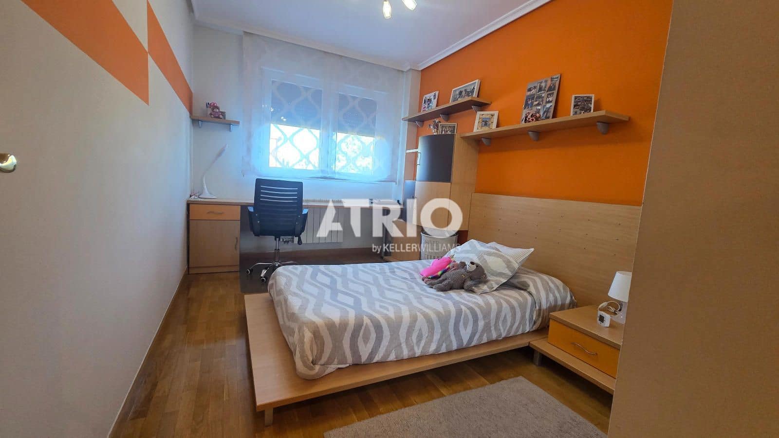 3 bedroom Flat for sale in Burgos city with garage - € 253,000 (Ref: 9867953)