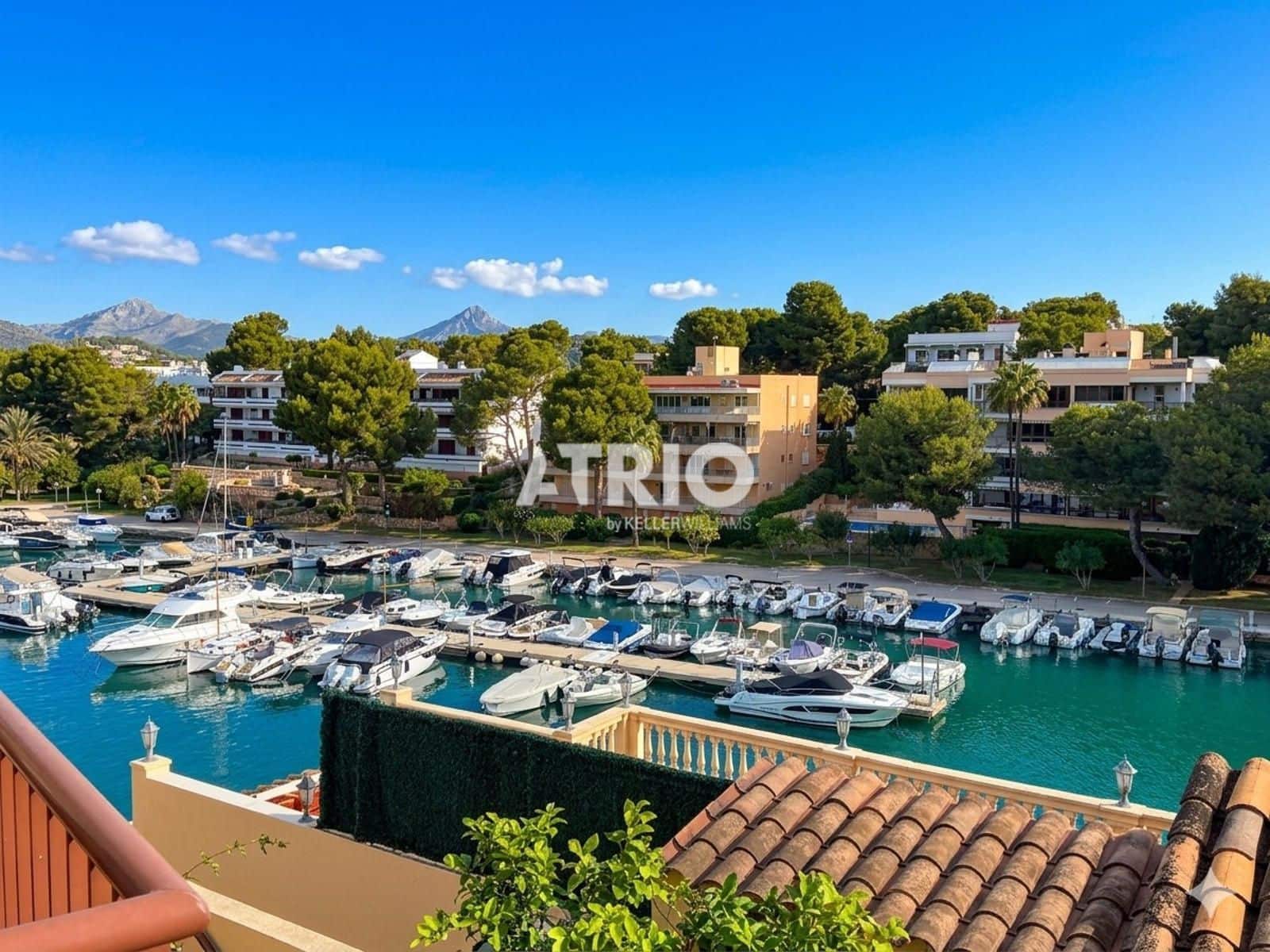 Piso de 2 habitaciones en Santa Ponsa en venta con piscina garaje - 990.000 € (Ref: 9872446)