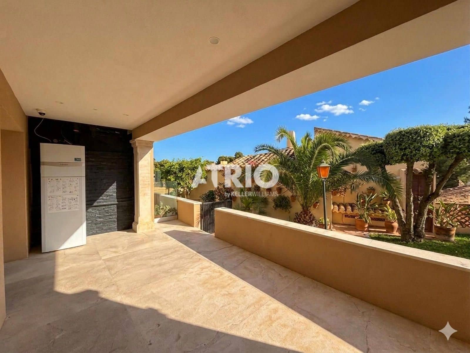 Piso de 2 habitaciones en Santa Ponsa en venta con piscina garaje - 990.000 € (Ref: 9872446)